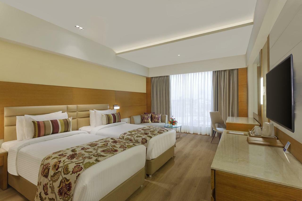 Nataraj Sarovar Portico Jhānsi Exterior photo