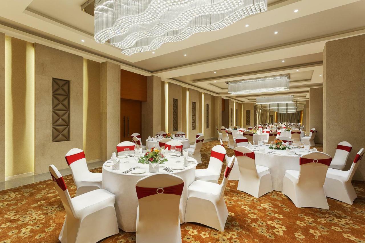 Nataraj Sarovar Portico Jhānsi Exterior photo